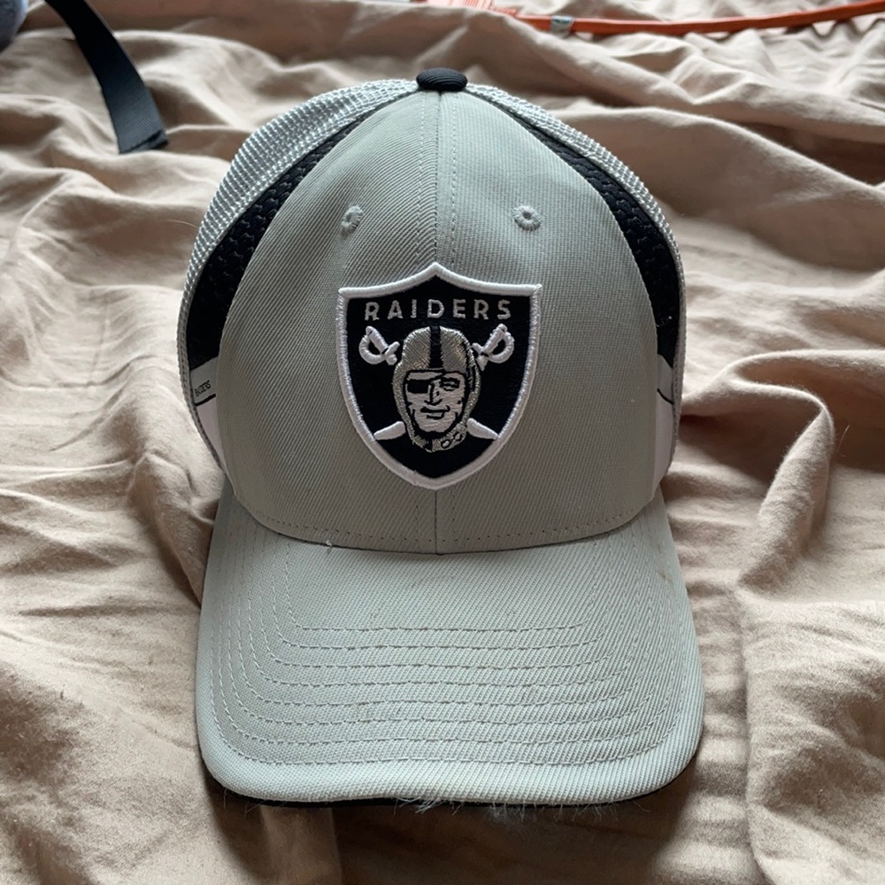 Oakland raiders hat